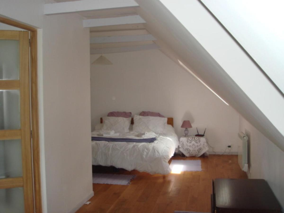 Captivating 2-Bed House With Log Burner In Kerien Экстерьер фото